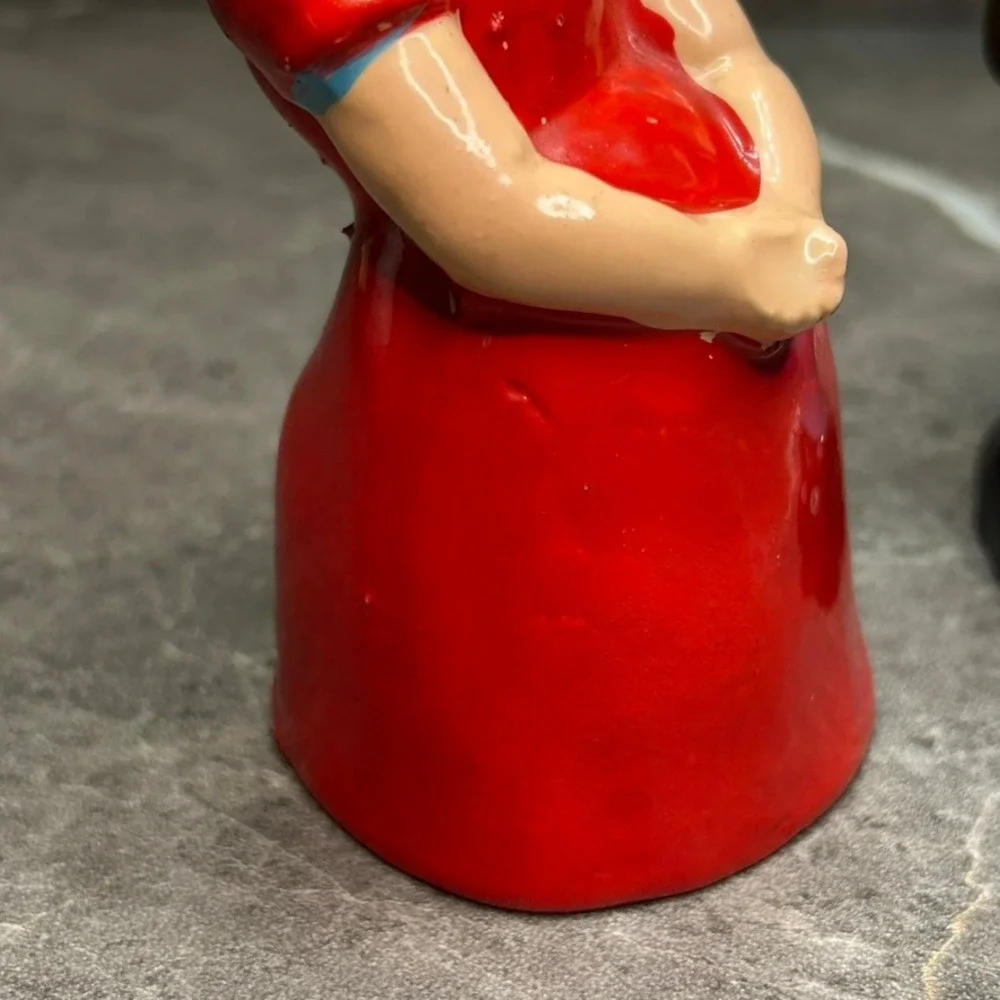 Vintage Kissing Couple Salt and Pepper Shakers Set Japan Ceramic Asian Novelty